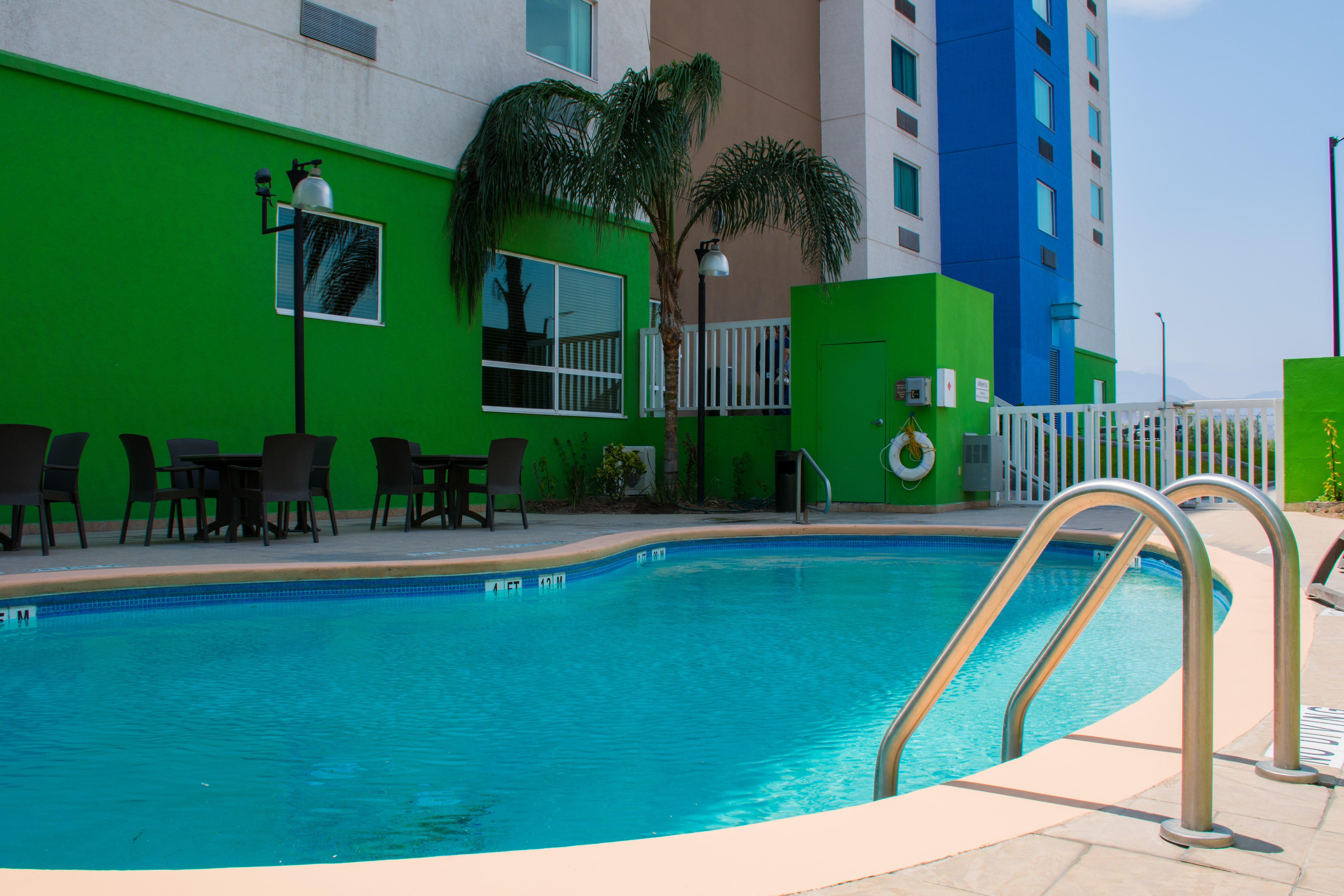Holiday Inn Express Saltillo Zona Aeropuerto By Ihg Exterior foto
