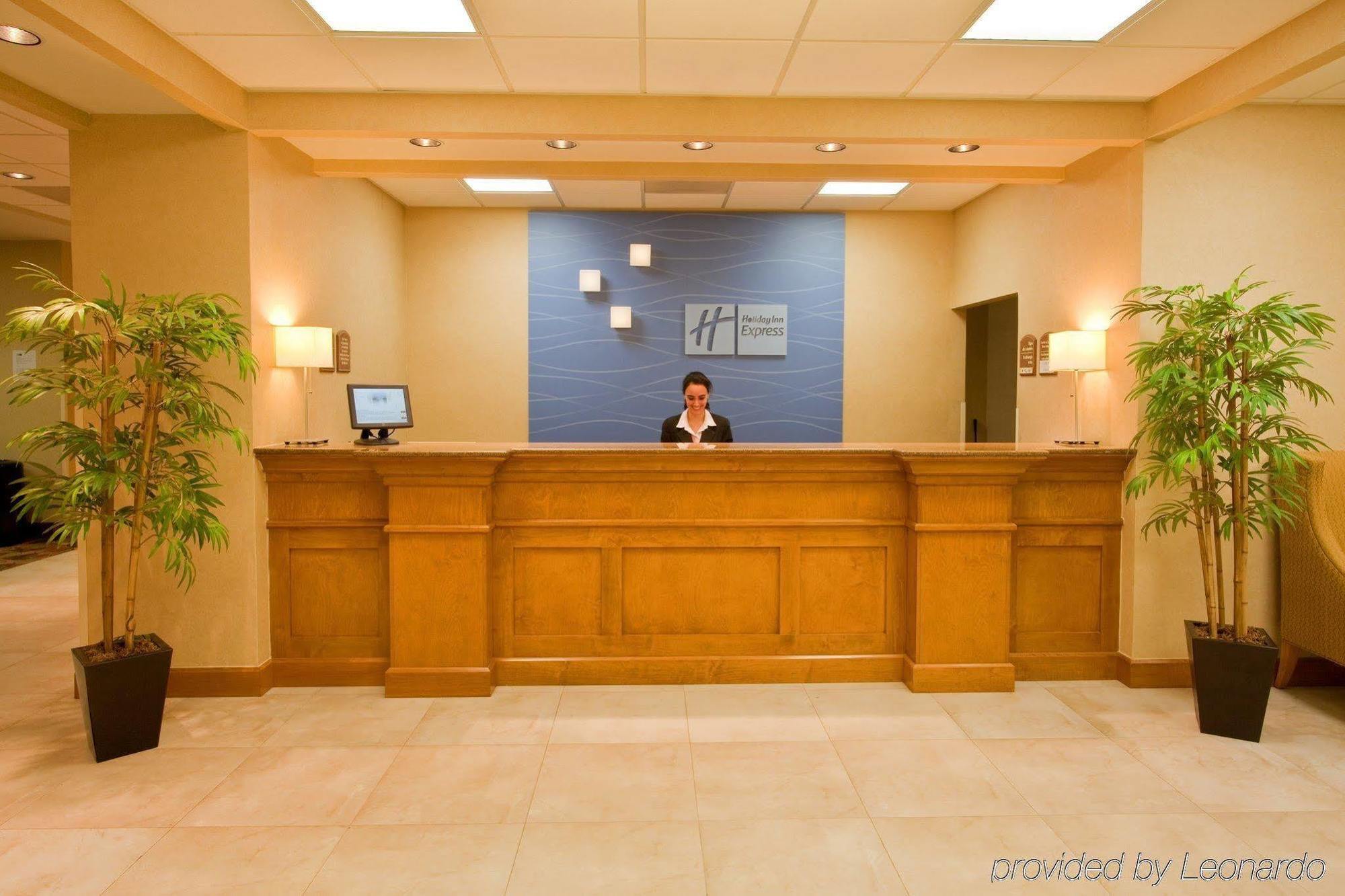 Holiday Inn Express Saltillo Zona Aeropuerto By Ihg Exterior foto